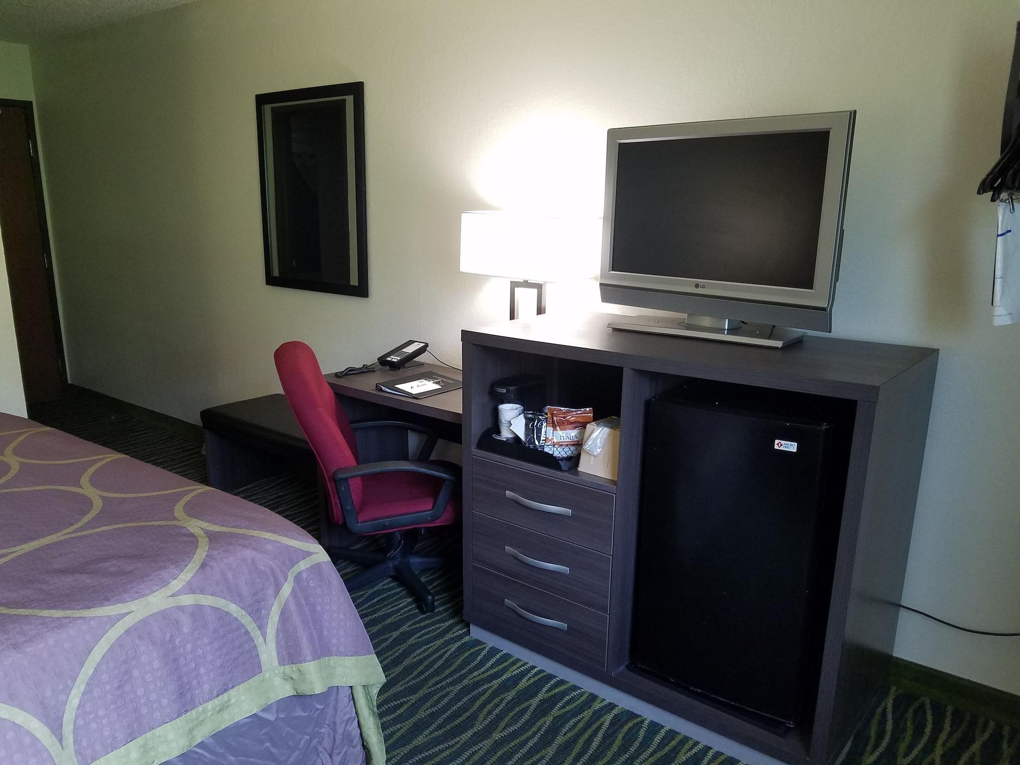 Super 8 By Wyndham Independence Kansas City Eksteriør bilde