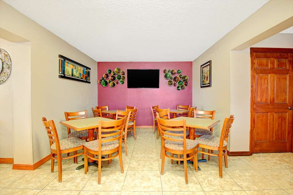 Super 8 By Wyndham Independence Kansas City Restaurant bilde